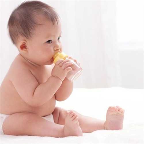 新生儿喝什么牌子的奶粉好?如何选择最安全的婴儿奶粉?